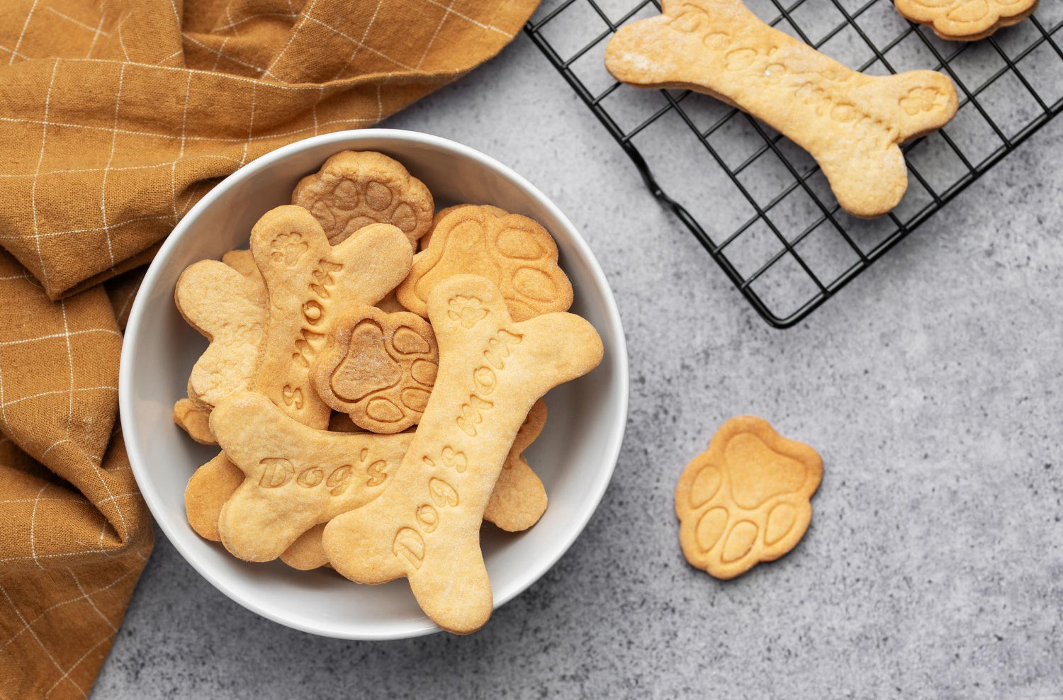 Ricetta facile per biscotti a base di frutta e verdura per cani